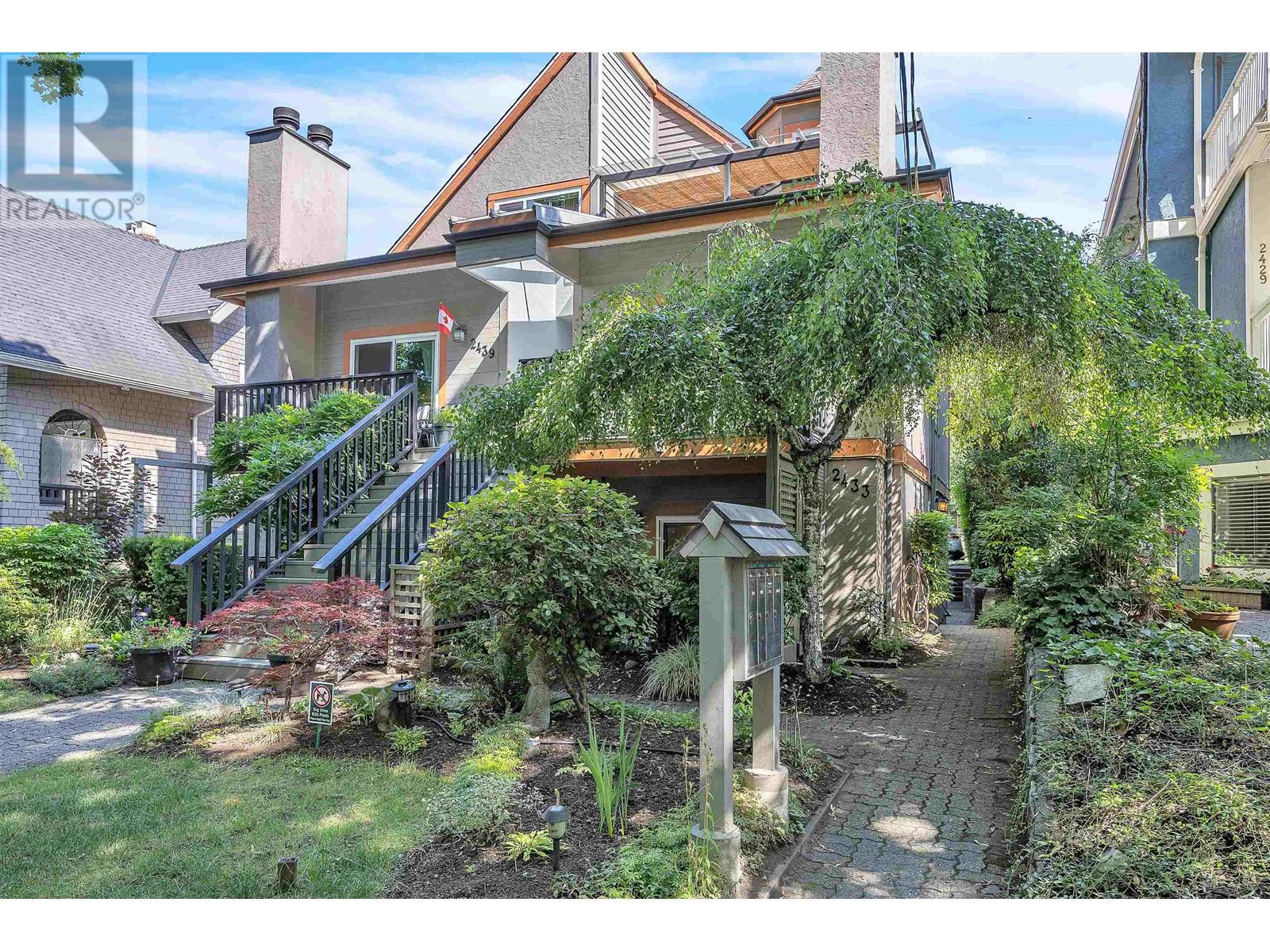 Photo 23 of 2433 W 6th Avenue, Vancouver BC