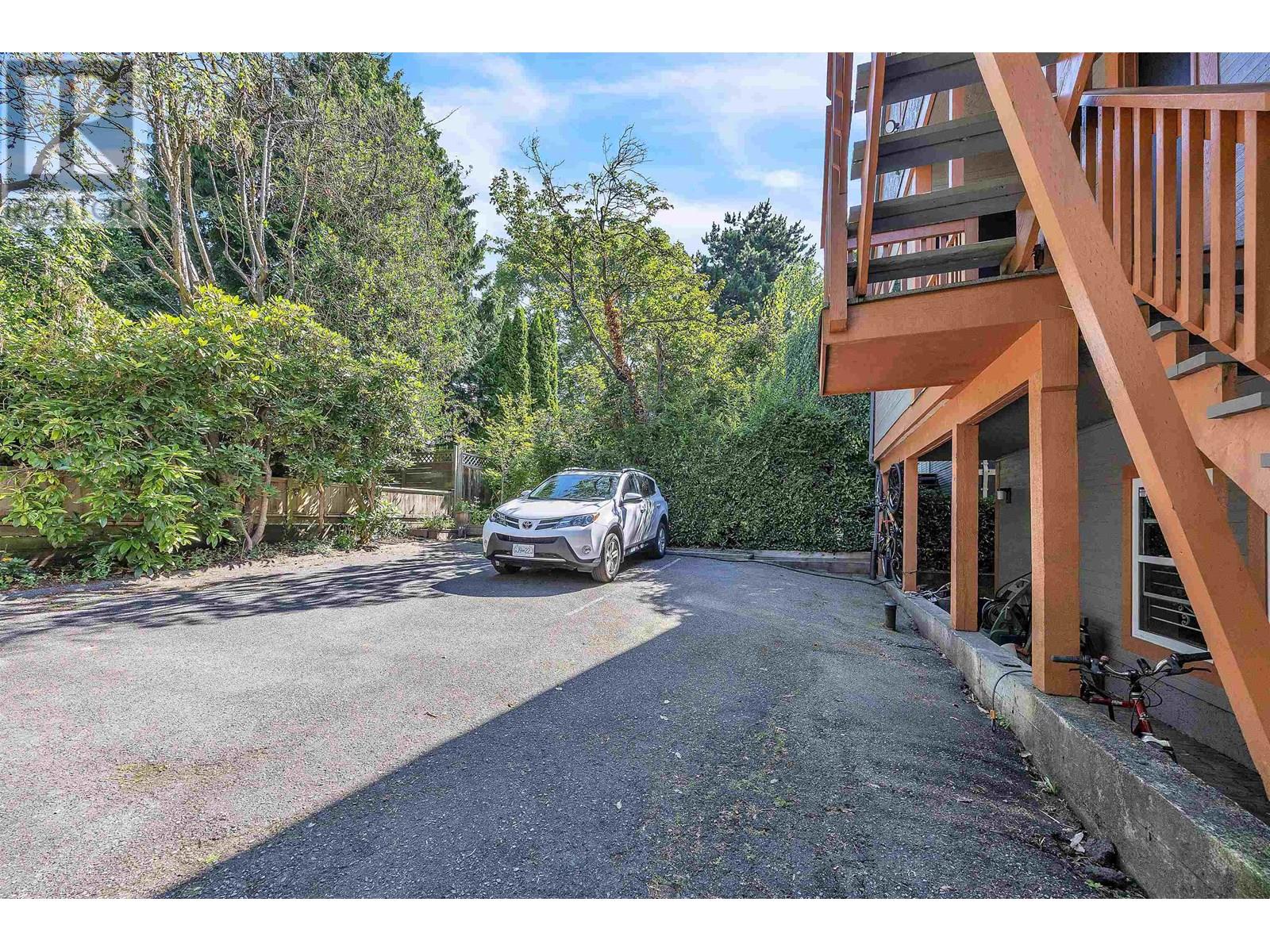 Photo 7 of 2433 W 6th Avenue, Vancouver BC