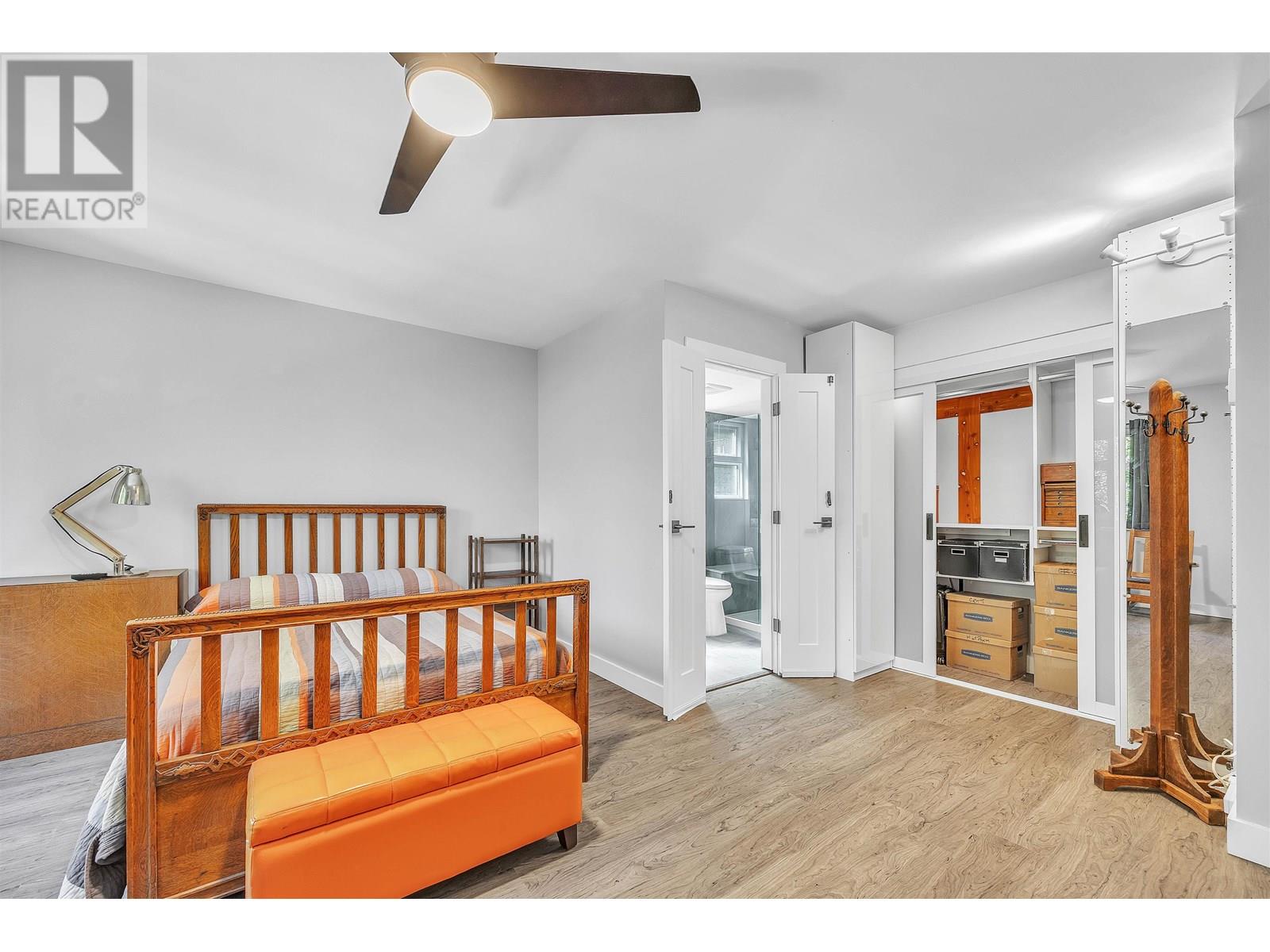 Photo 19 of 2433 W 6th Avenue, Vancouver BC