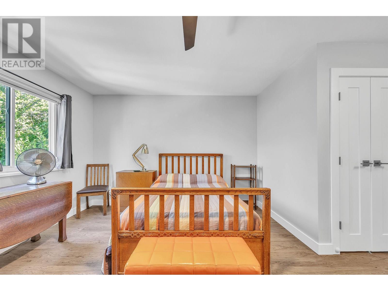 Photo 15 of 2433 W 6th Avenue, Vancouver BC