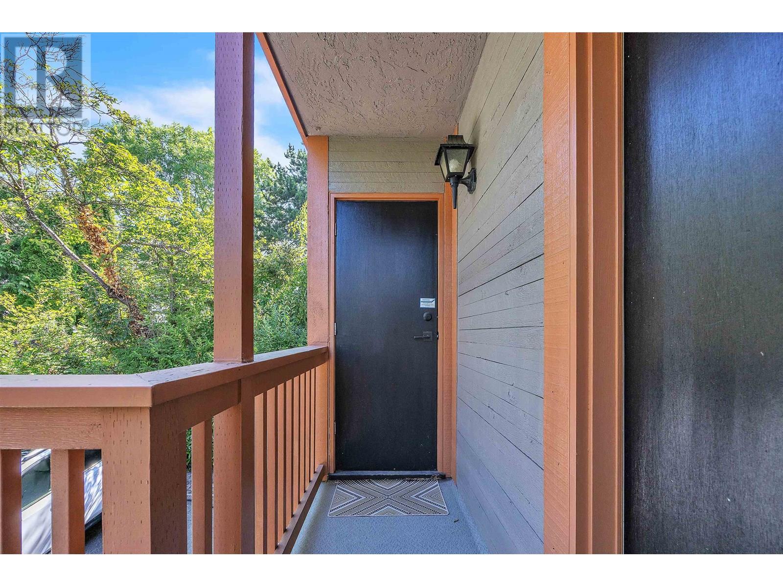Photo 21 of 2433 W 6th Avenue, Vancouver BC