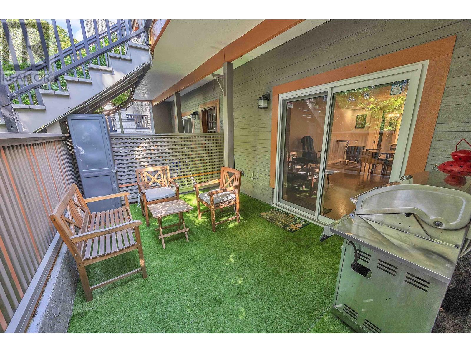 Photo 1 of 2433 W 6th Avenue, Vancouver BC