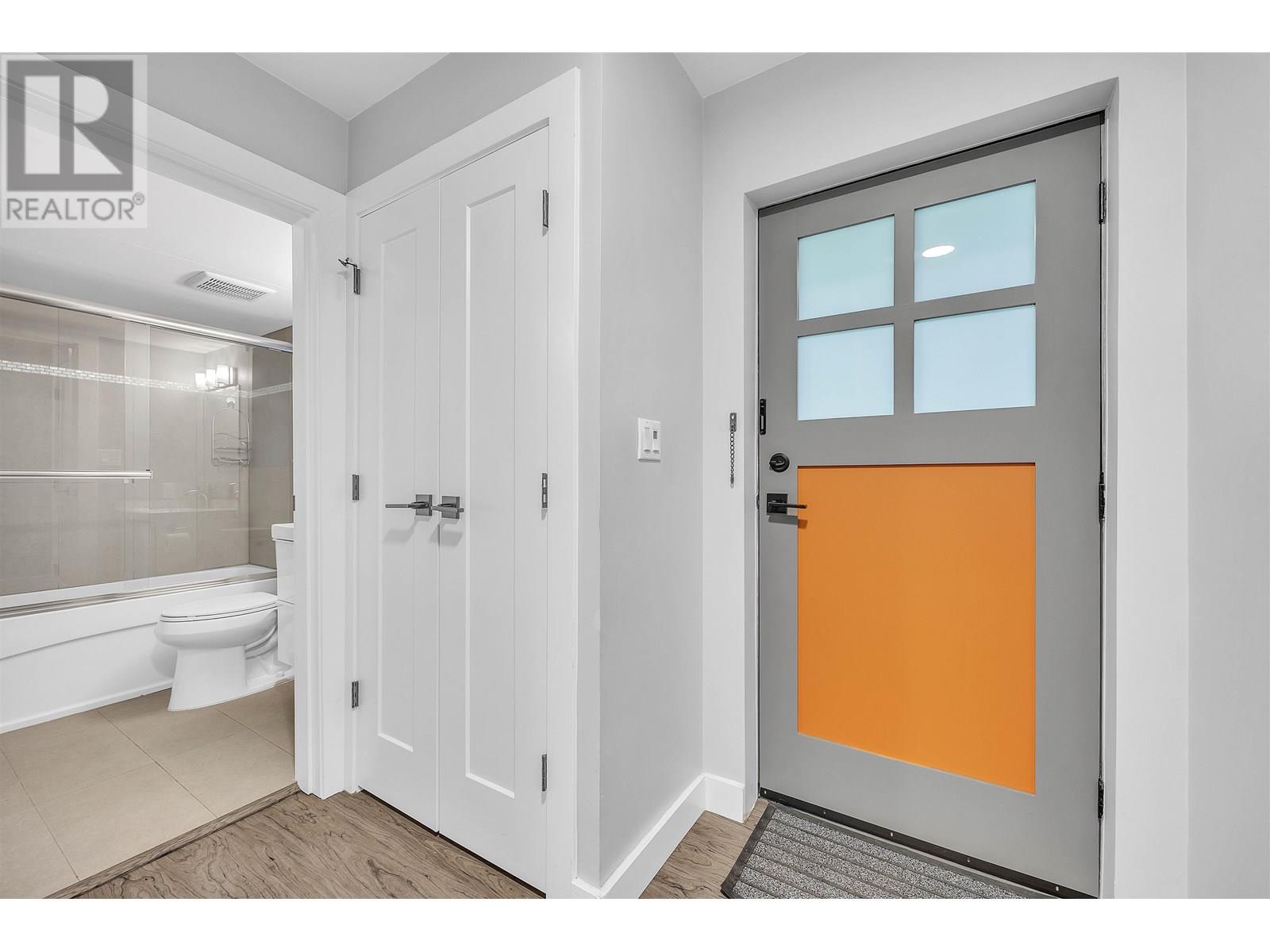 Photo 11 of 2433 W 6th Avenue, Vancouver BC