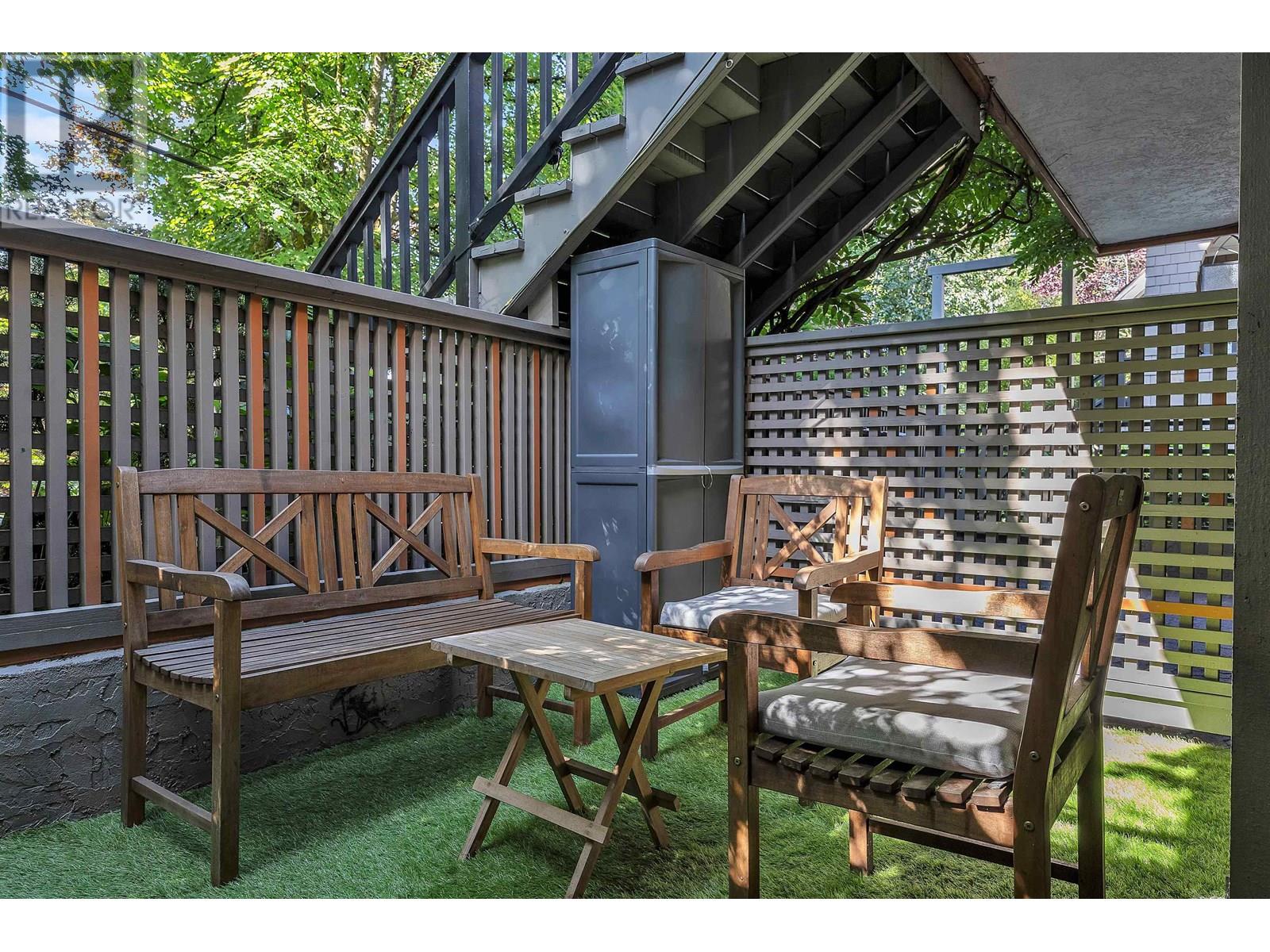 Photo 10 of 2433 W 6th Avenue, Vancouver BC