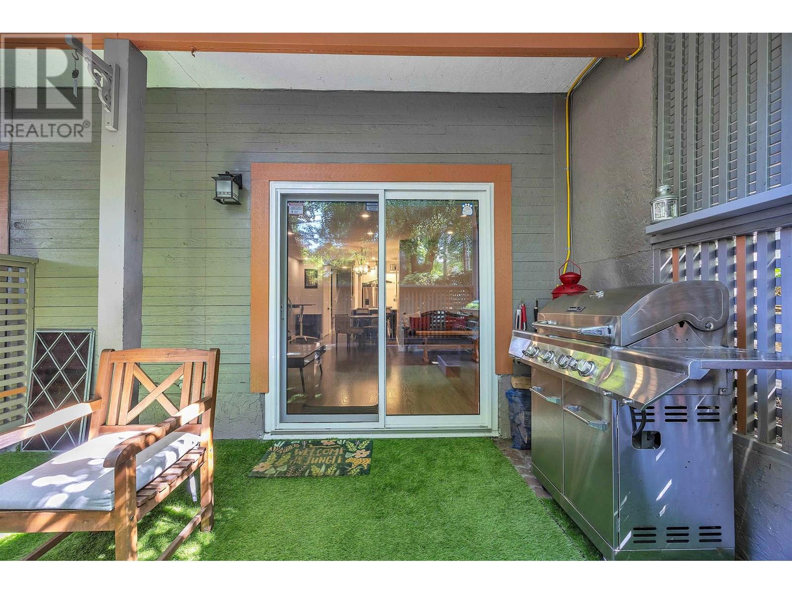 Photo 40 of 2433 W 6th Avenue, Vancouver BC