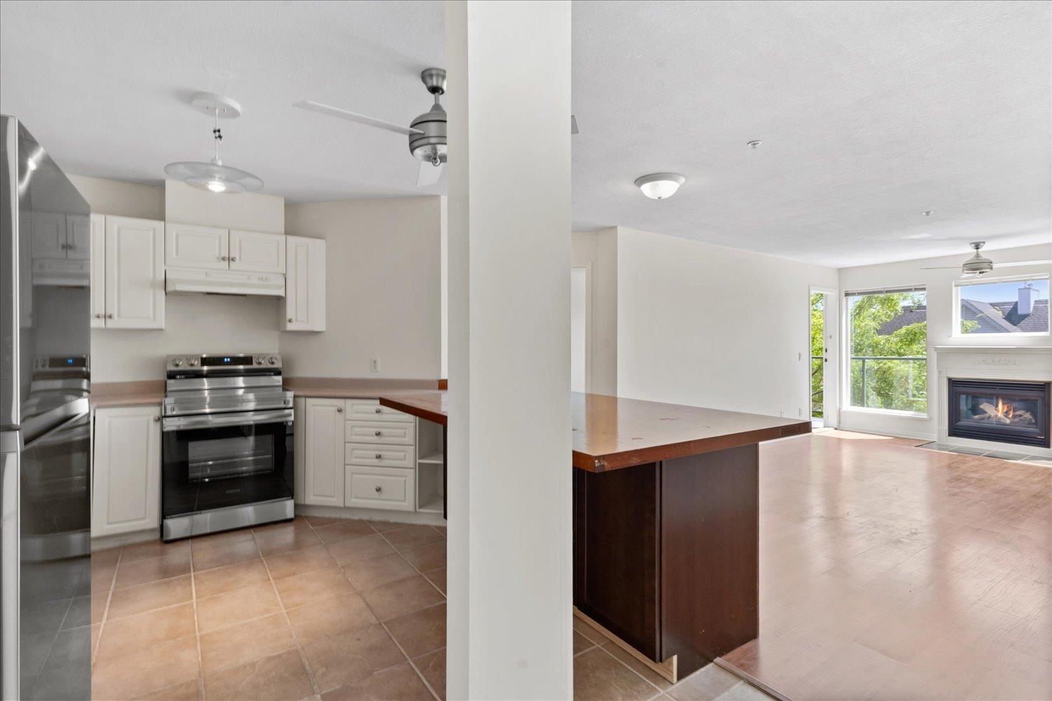 Photo 11 of 406 33728 King Road, Abbotsford BC