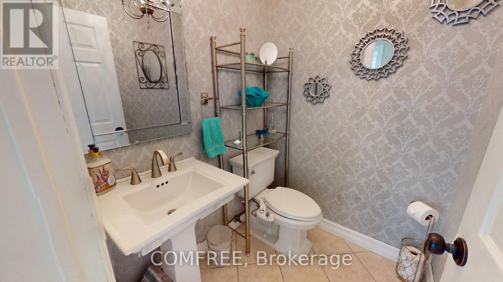 Photo 6 of 21 Mcbeth Place, Whitby ON