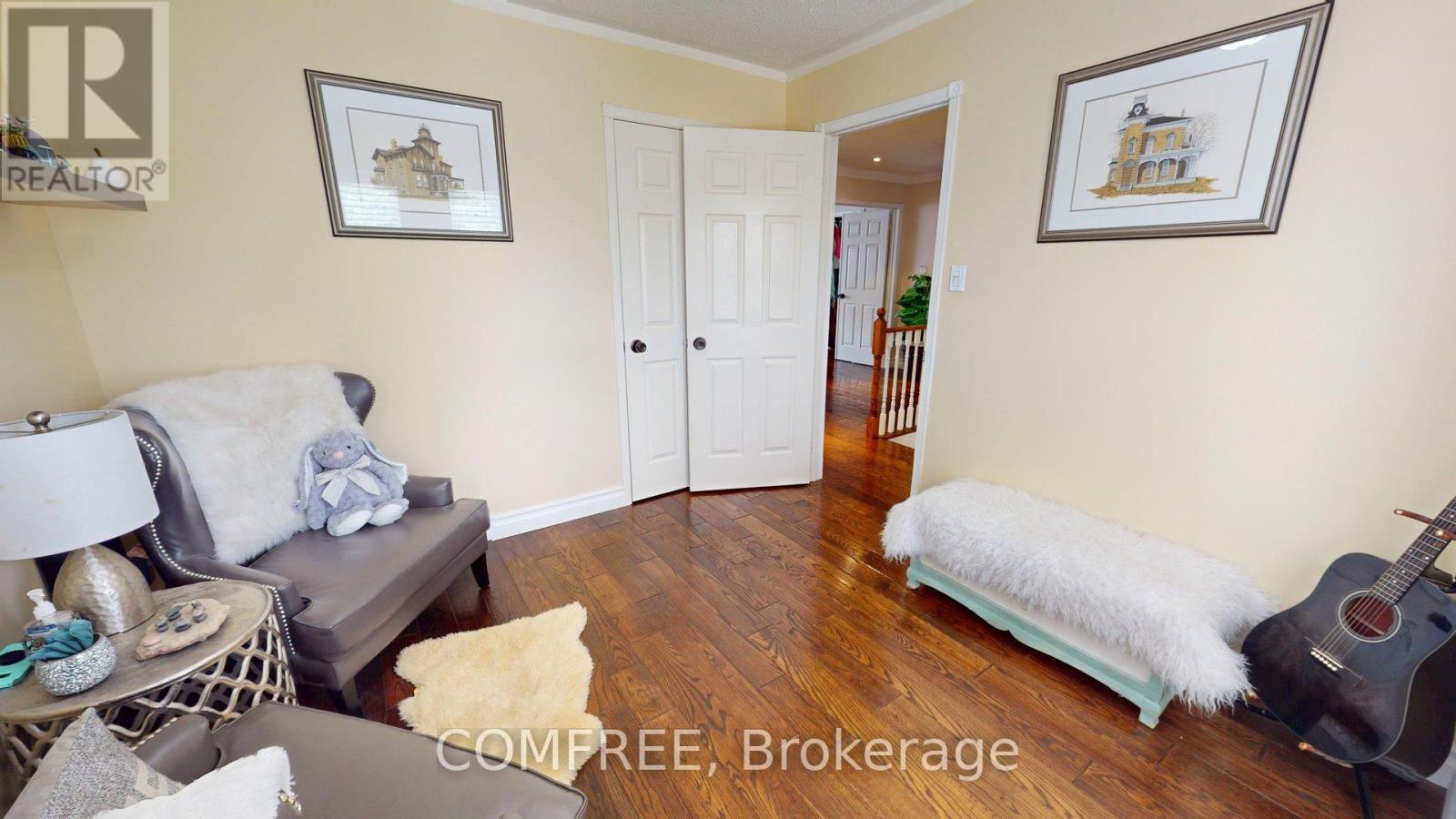 Photo 10 of 21 Mcbeth Place, Whitby ON