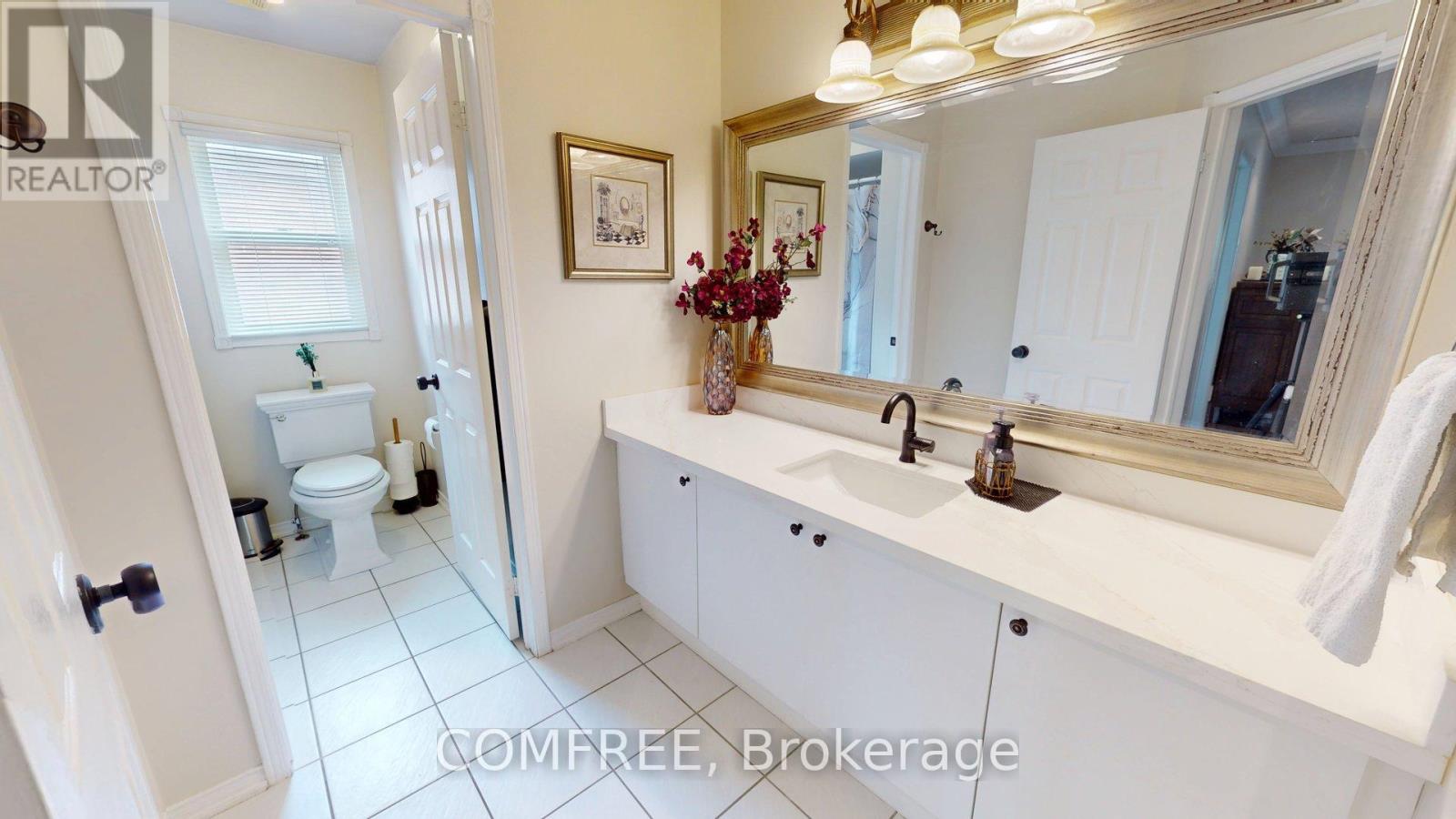 Photo 29 of 21 Mcbeth Place, Whitby ON