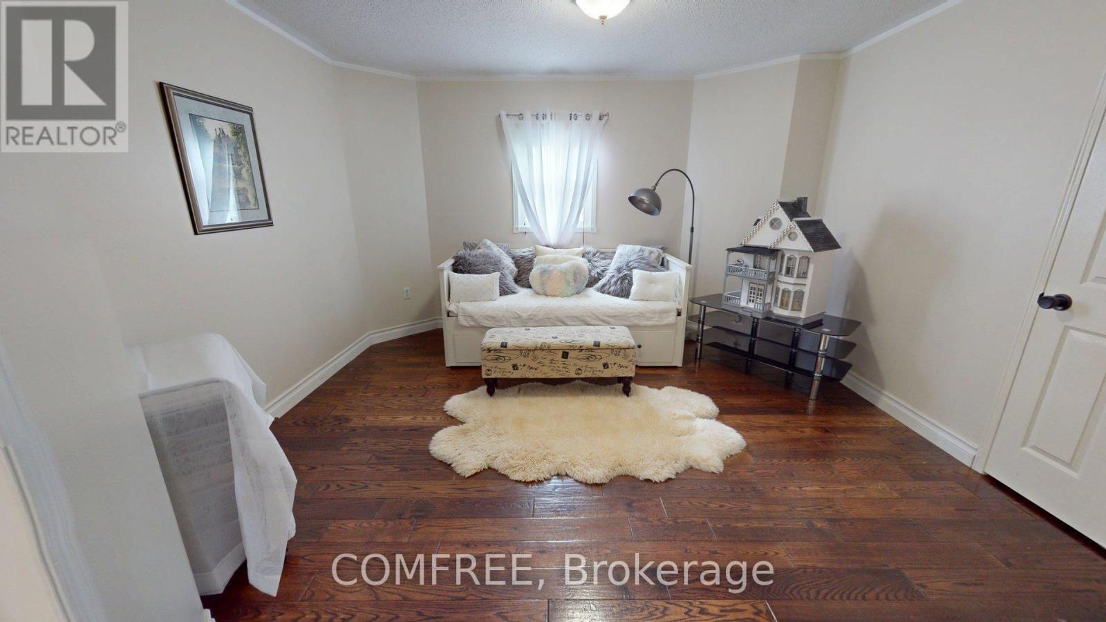 Photo 12 of 21 Mcbeth Place, Whitby ON