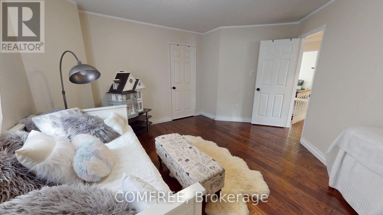 Photo 30 of 21 Mcbeth Place, Whitby ON