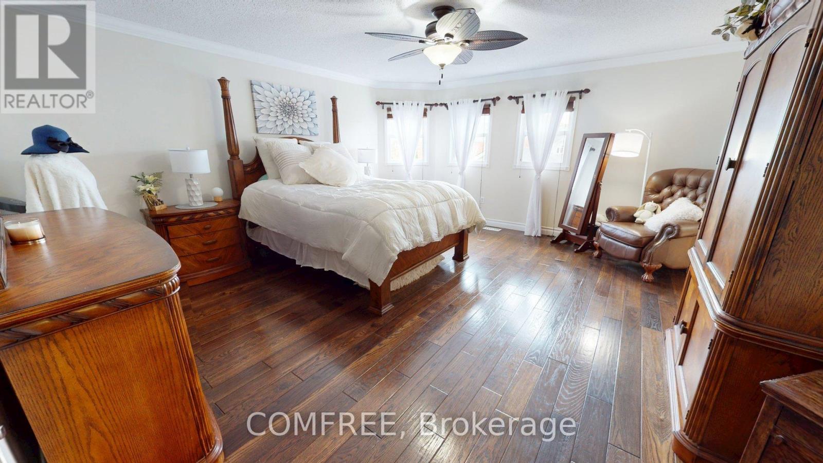 Photo 1 of 21 Mcbeth Place, Whitby ON