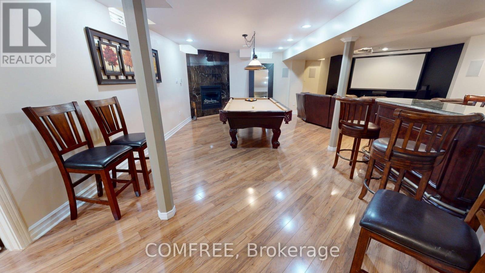 Photo 42 of 21 Mcbeth Place, Whitby ON
