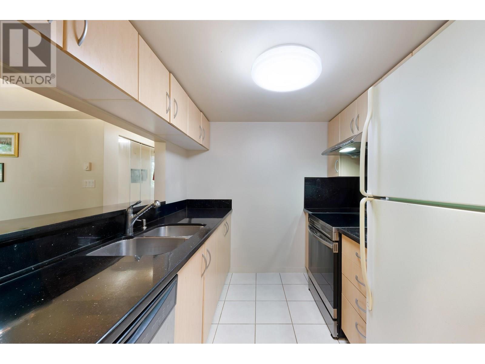 Photo 10 of 403 3663 Crowley Drive, Vancouver BC
