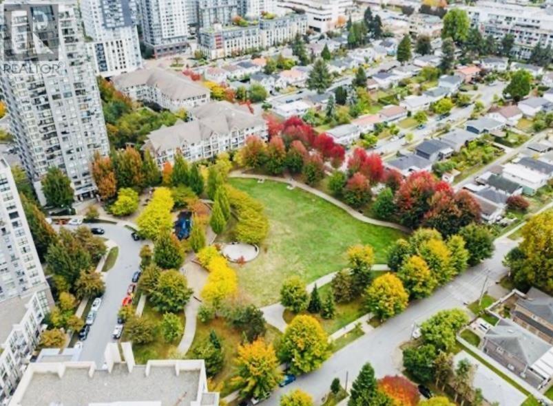 Photo 3 of 403 3663 Crowley Drive, Vancouver BC