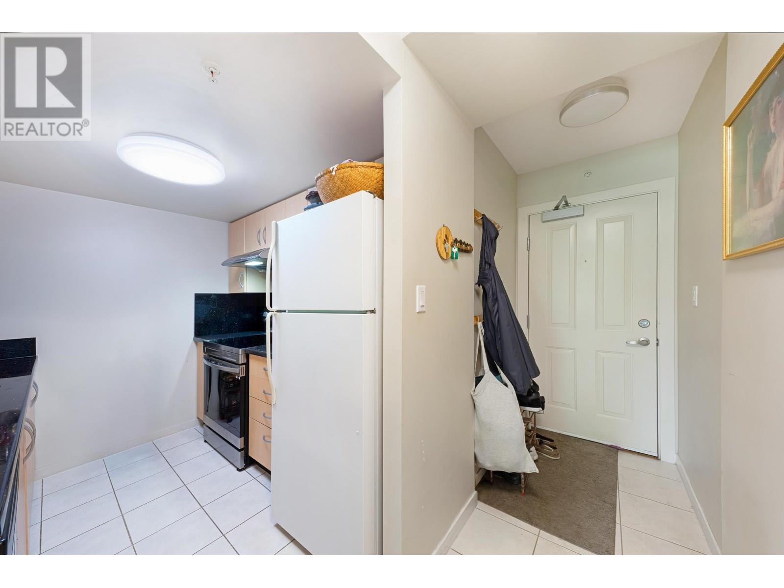 Photo 9 of 403 3663 Crowley Drive, Vancouver BC