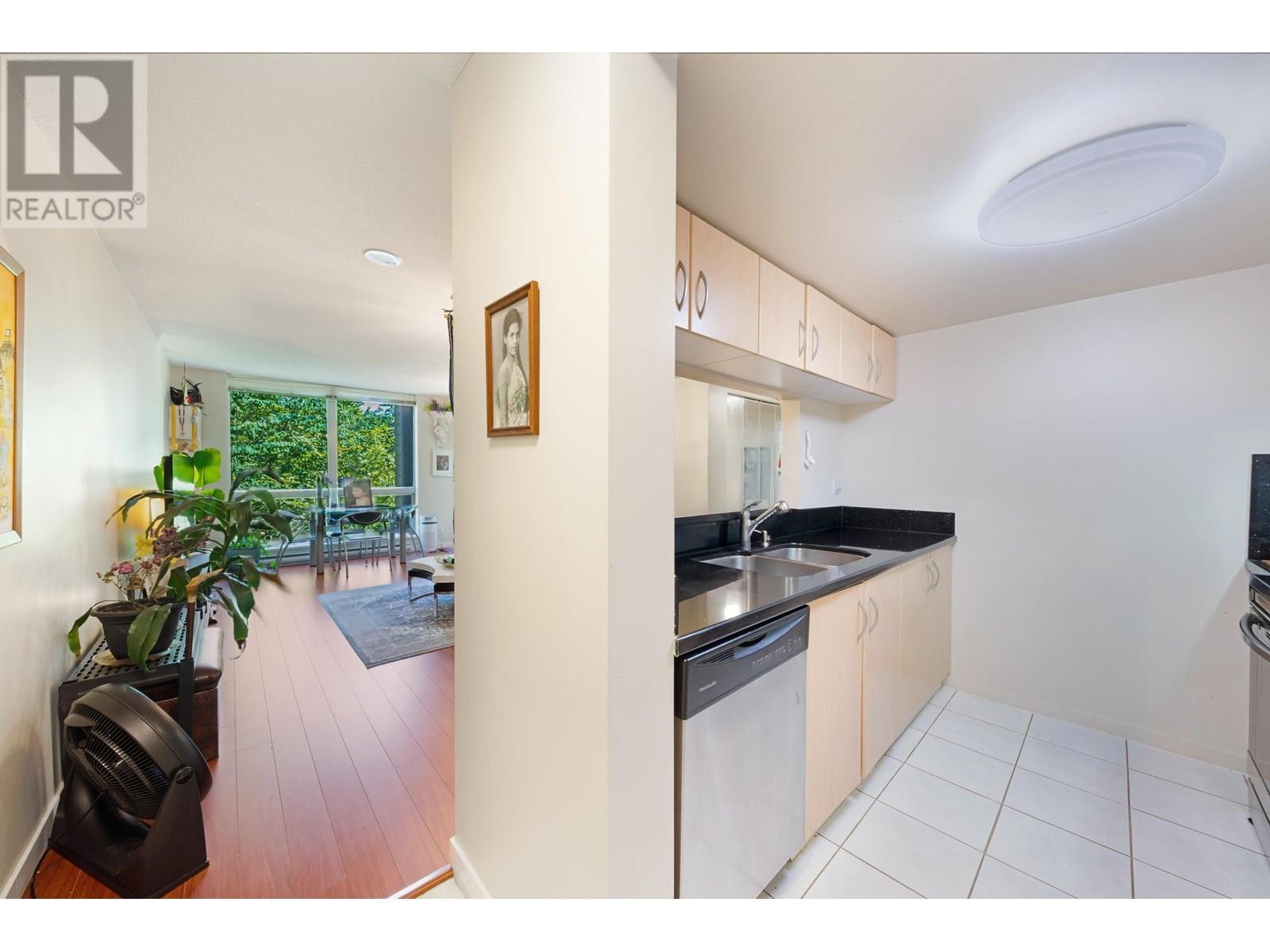 Photo 11 of 403 3663 Crowley Drive, Vancouver BC