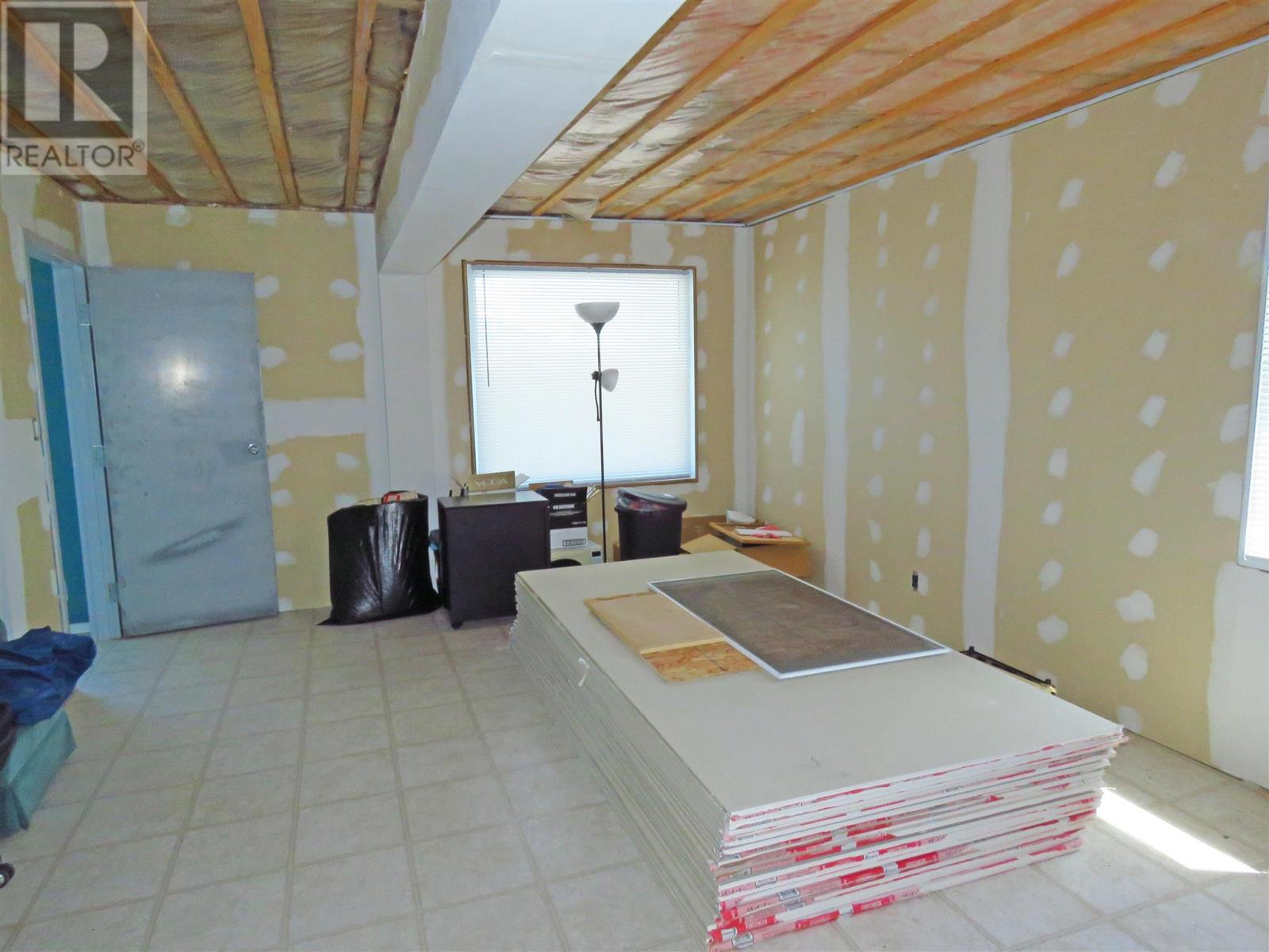 Photo 11 of 120 Dieppe Rd, Longlac ON