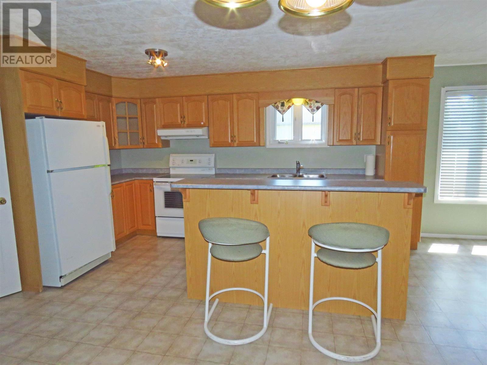 Photo 18 of 120 Dieppe Rd, Longlac ON
