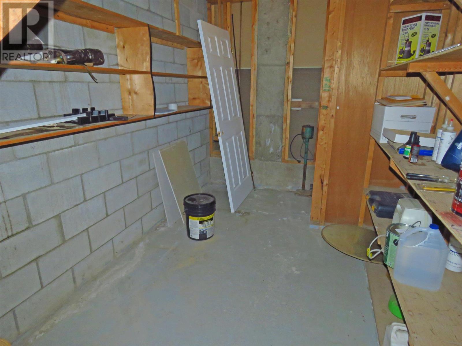 Photo 38 of 120 Dieppe Rd, Longlac ON