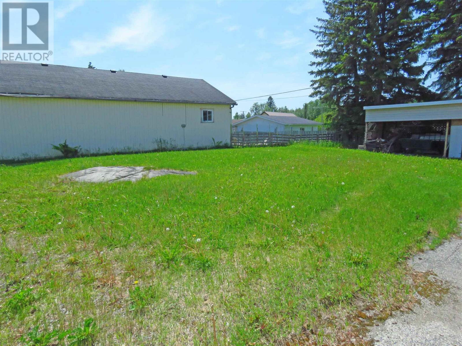 Photo 50 of 120 Dieppe Rd, Longlac ON