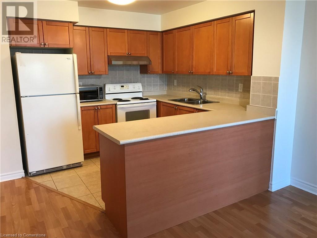 Photo 4 of 3888 Duke Of York Boulevard Unit 834, Mississauga ON