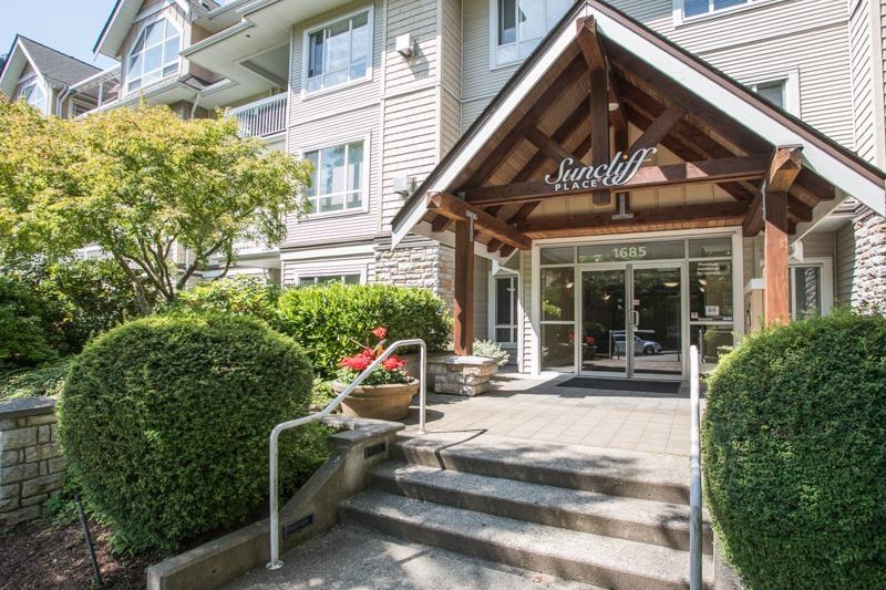 Photo 1 of 201 1685 152 A Street, Surrey BC
