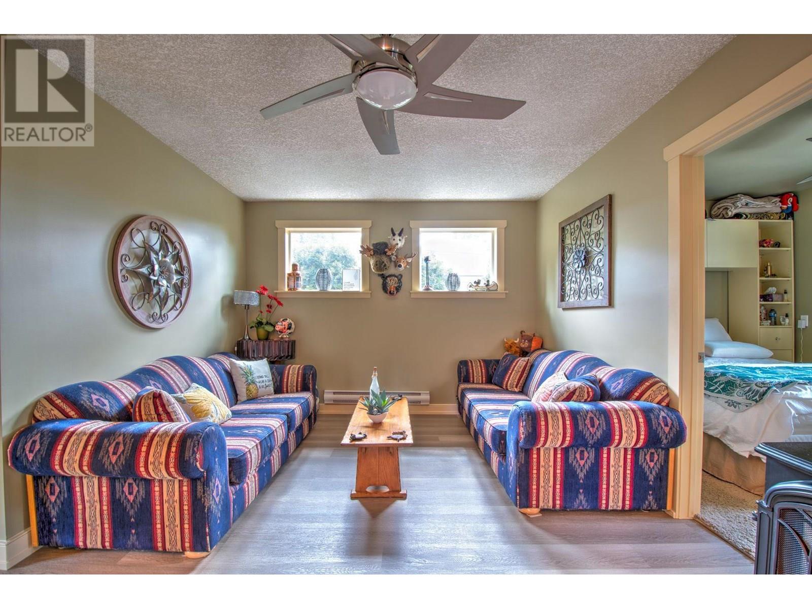 718 Swansea Point Road, Sicamous