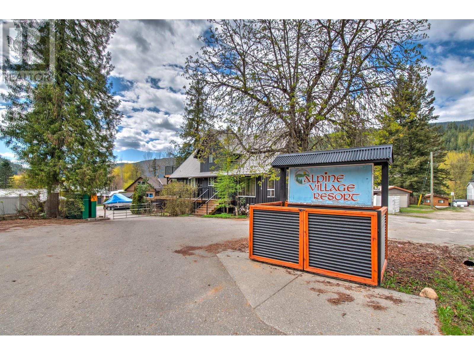 718 Swansea Point Road, Sicamous