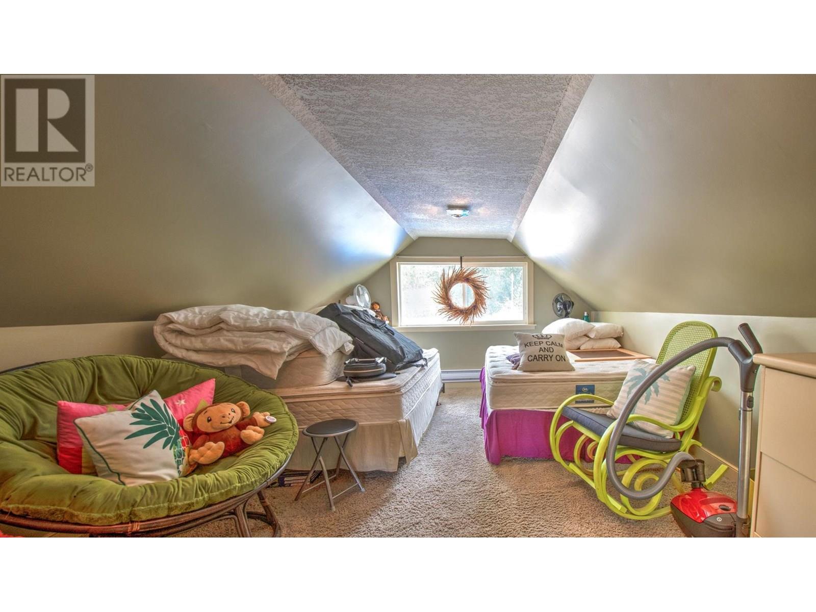 718 Swansea Point Road, Sicamous