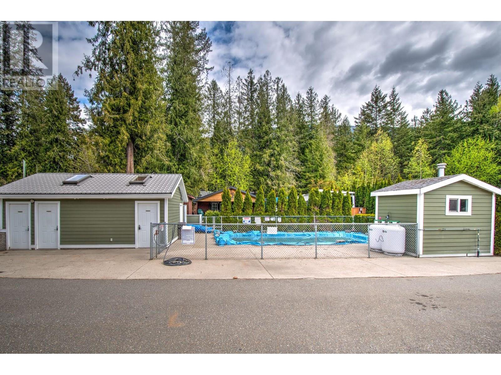 718 Swansea Point Road, Sicamous
