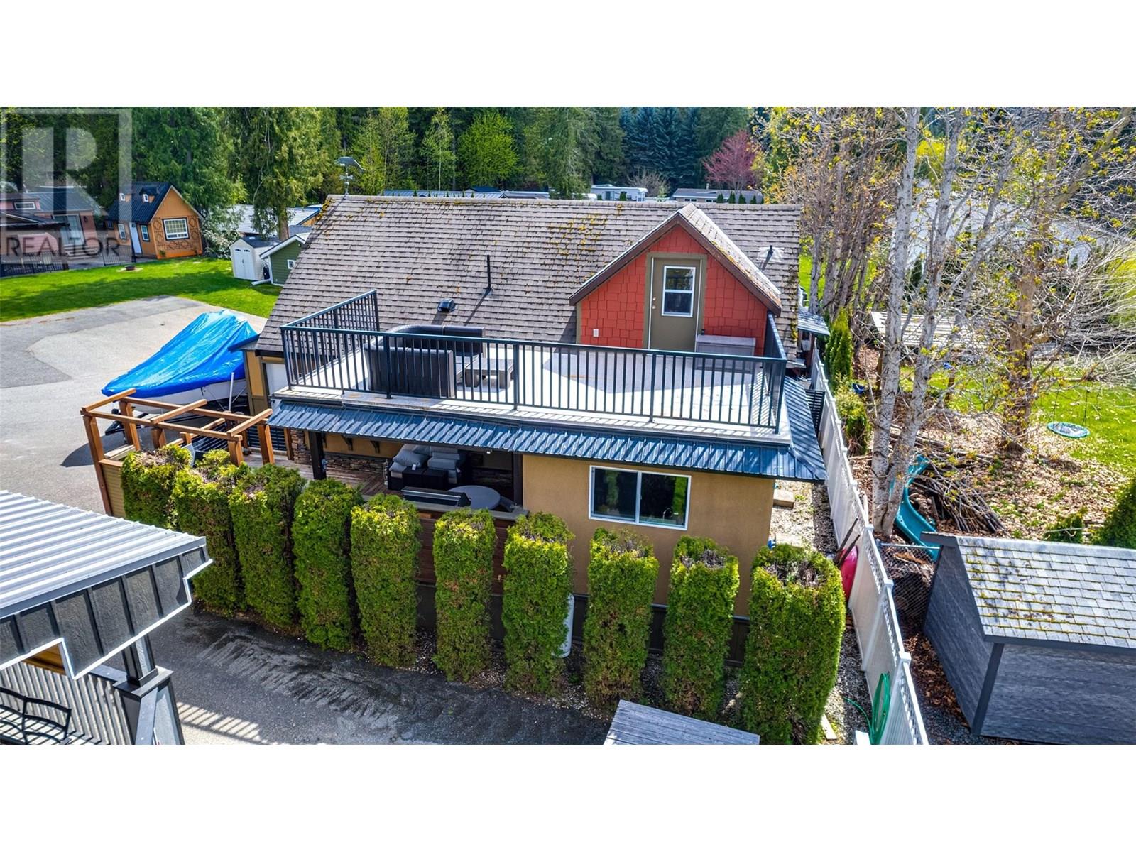 718 Swansea Point Road, Sicamous