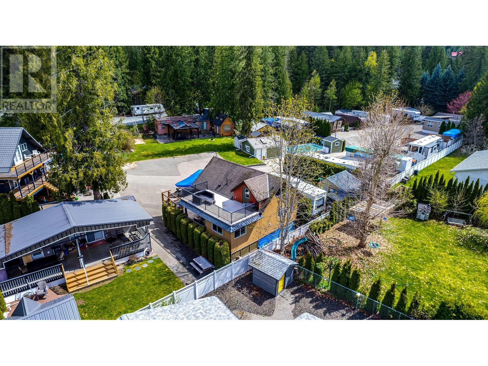 718 Swansea Point Road, Sicamous