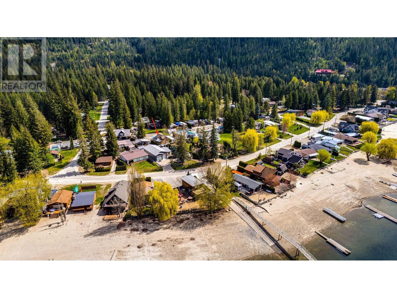 718 Swansea Point Road, Sicamous