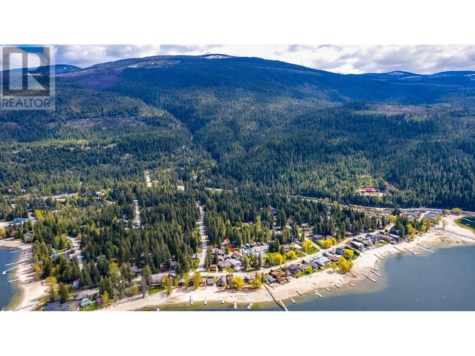 718 Swansea Point Road, Sicamous