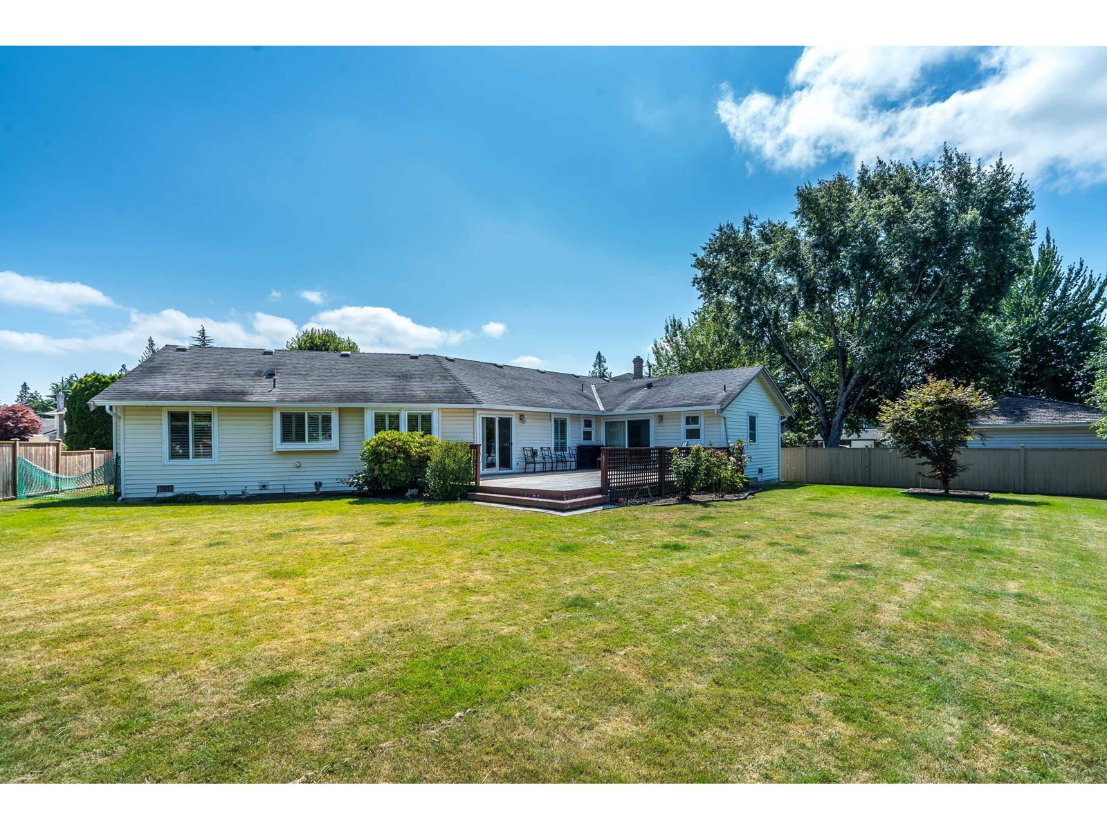 Photo 3 of 15475 Kilmore Court, Surrey BC