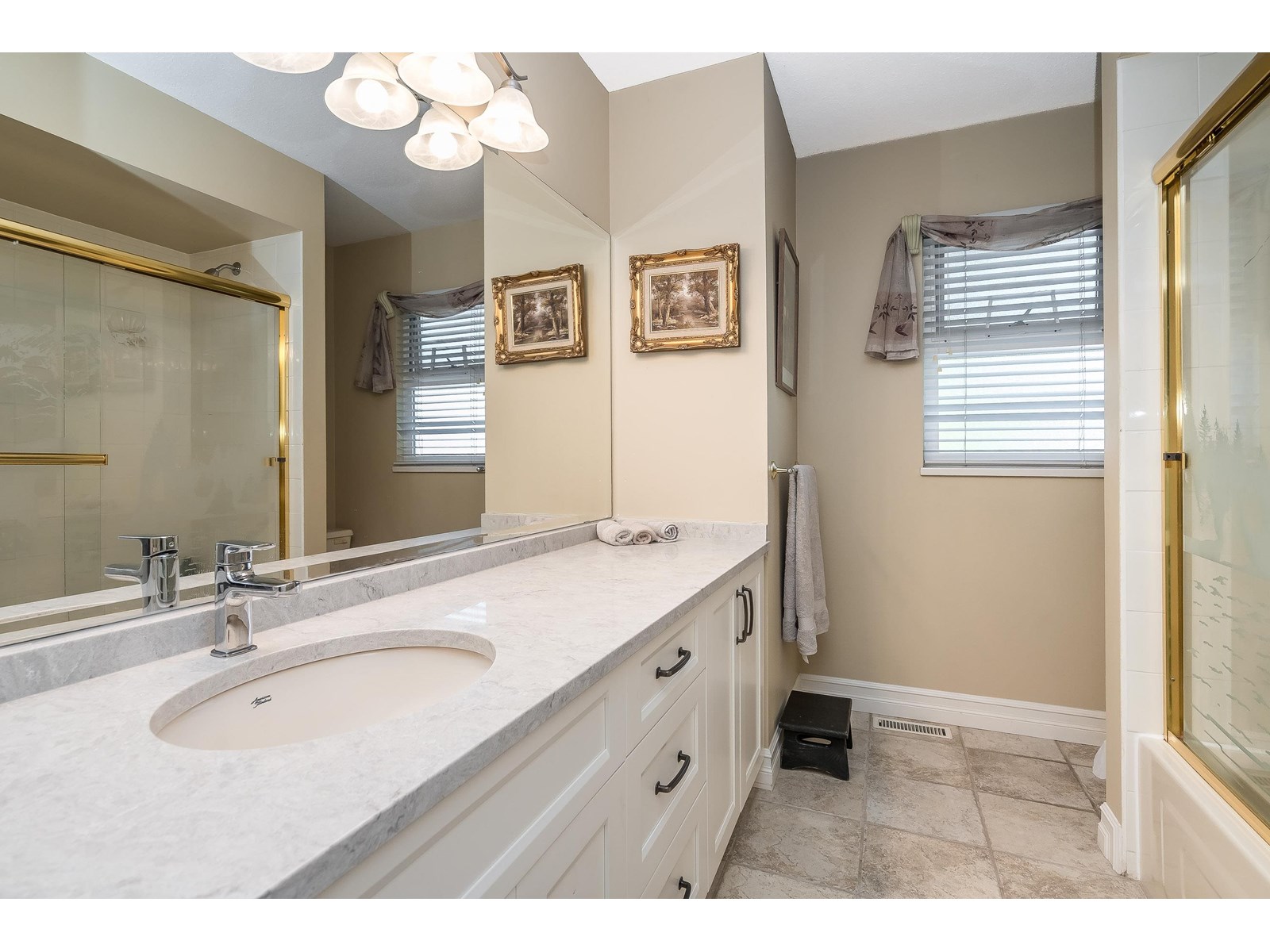 Photo 34 of 15475 Kilmore Court, Surrey BC