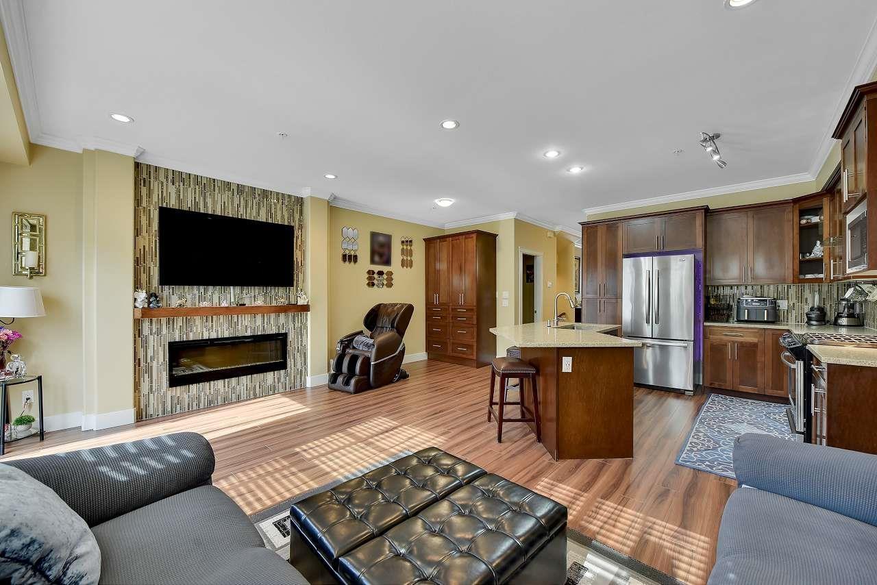 Photo 9 of 21136 80 A Avenue, Langley BC