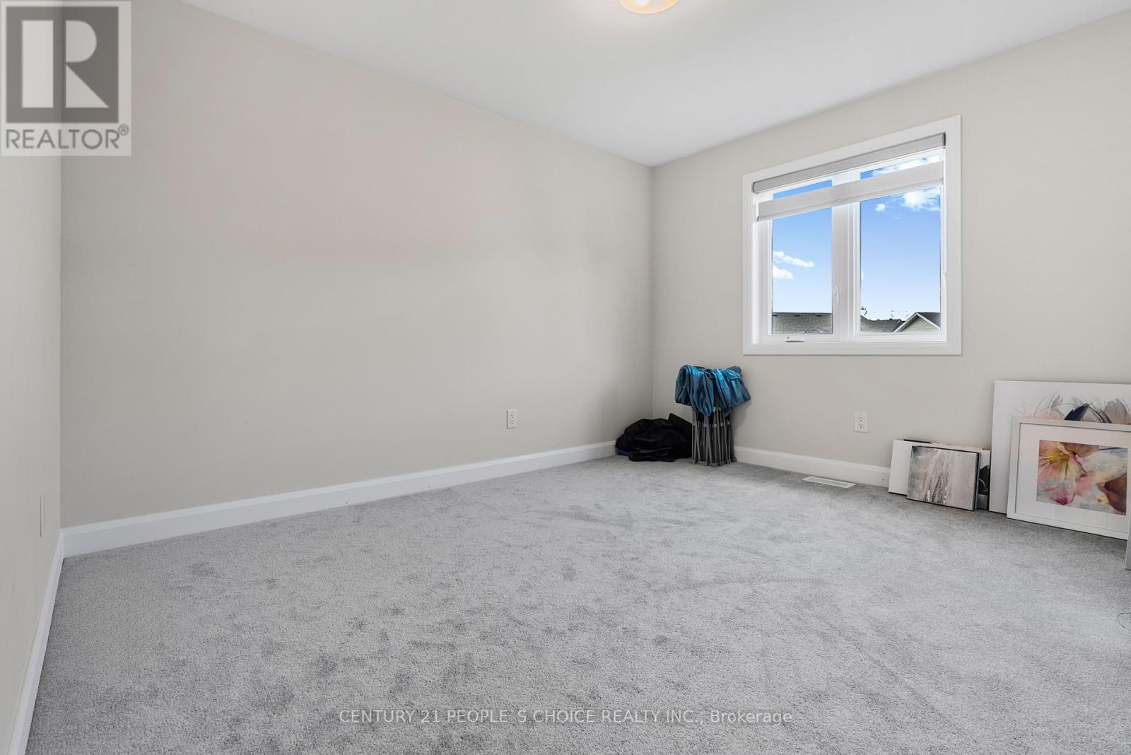 Photo 7 of 822 Sendero Way W, Ottawa ON