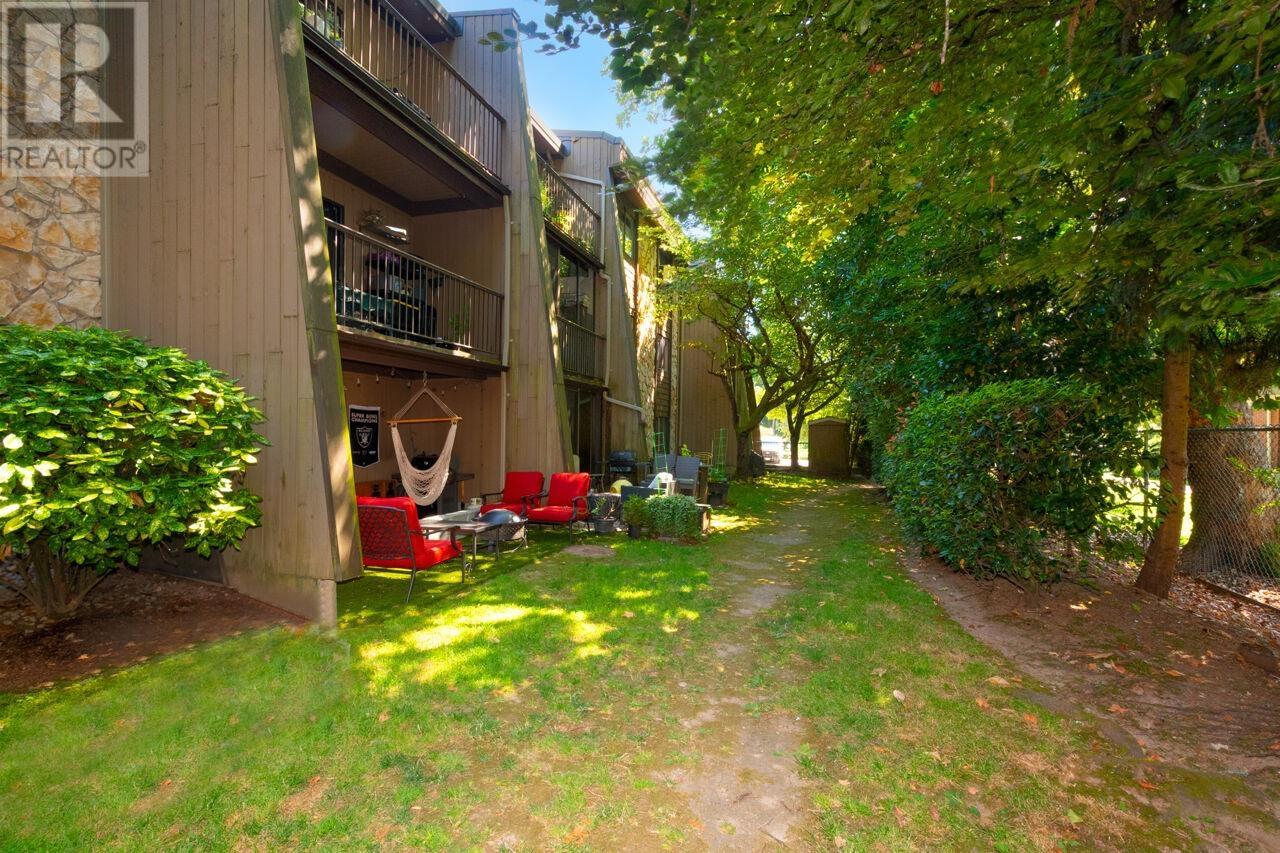 Photo 12 of 111 9101 Horne Street, Burnaby BC