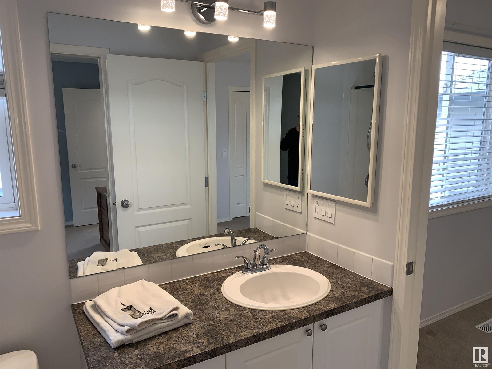 Single Family House for Sale in  Arbour Meadows CL Calgary 