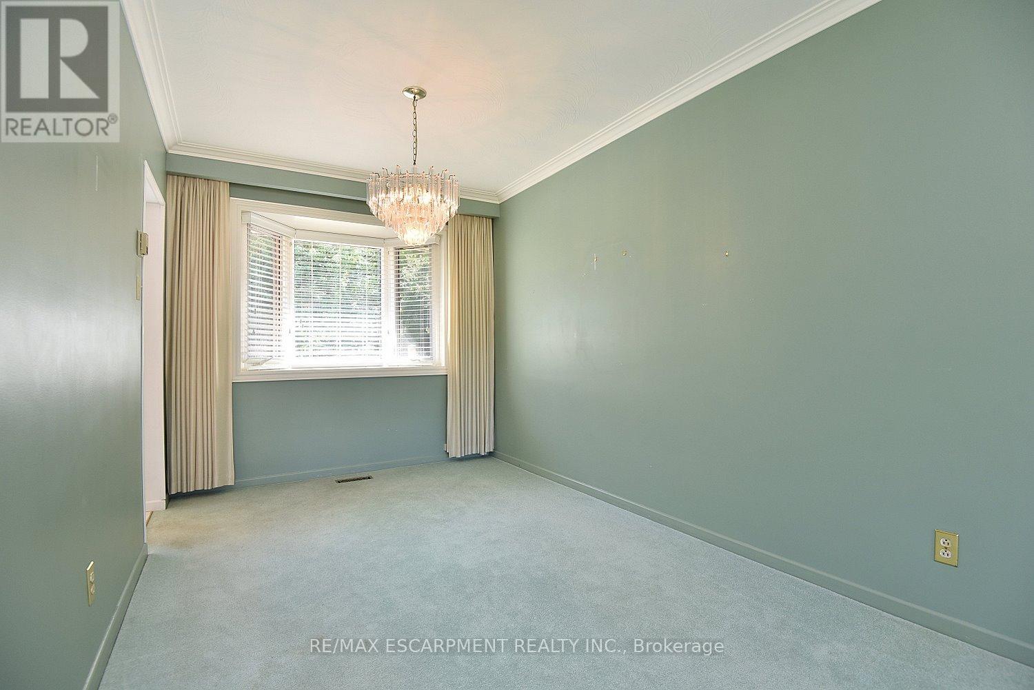 Photo 16 of 552 Hull Court, Burlington ON