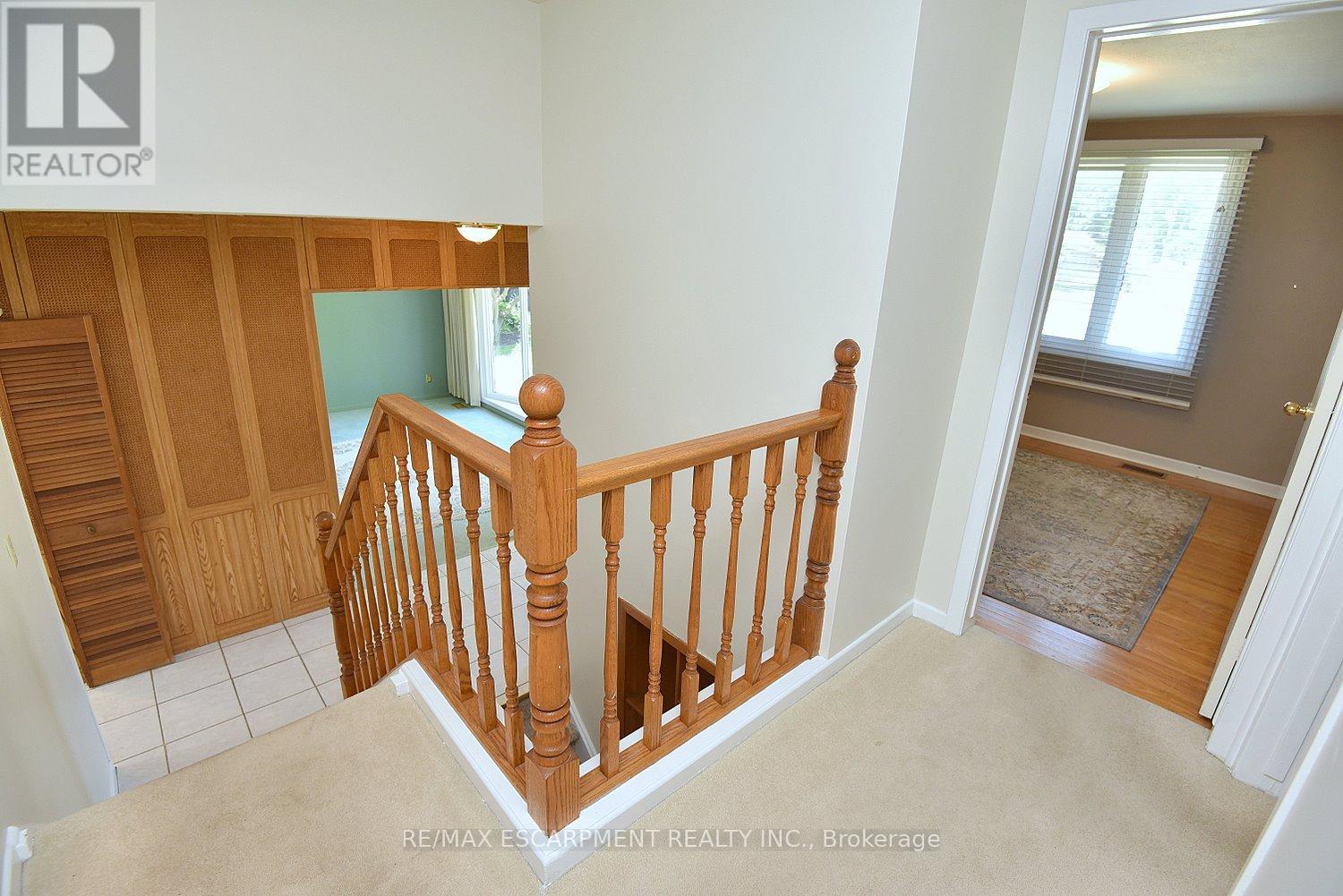 Photo 23 of 552 Hull Court, Burlington ON
