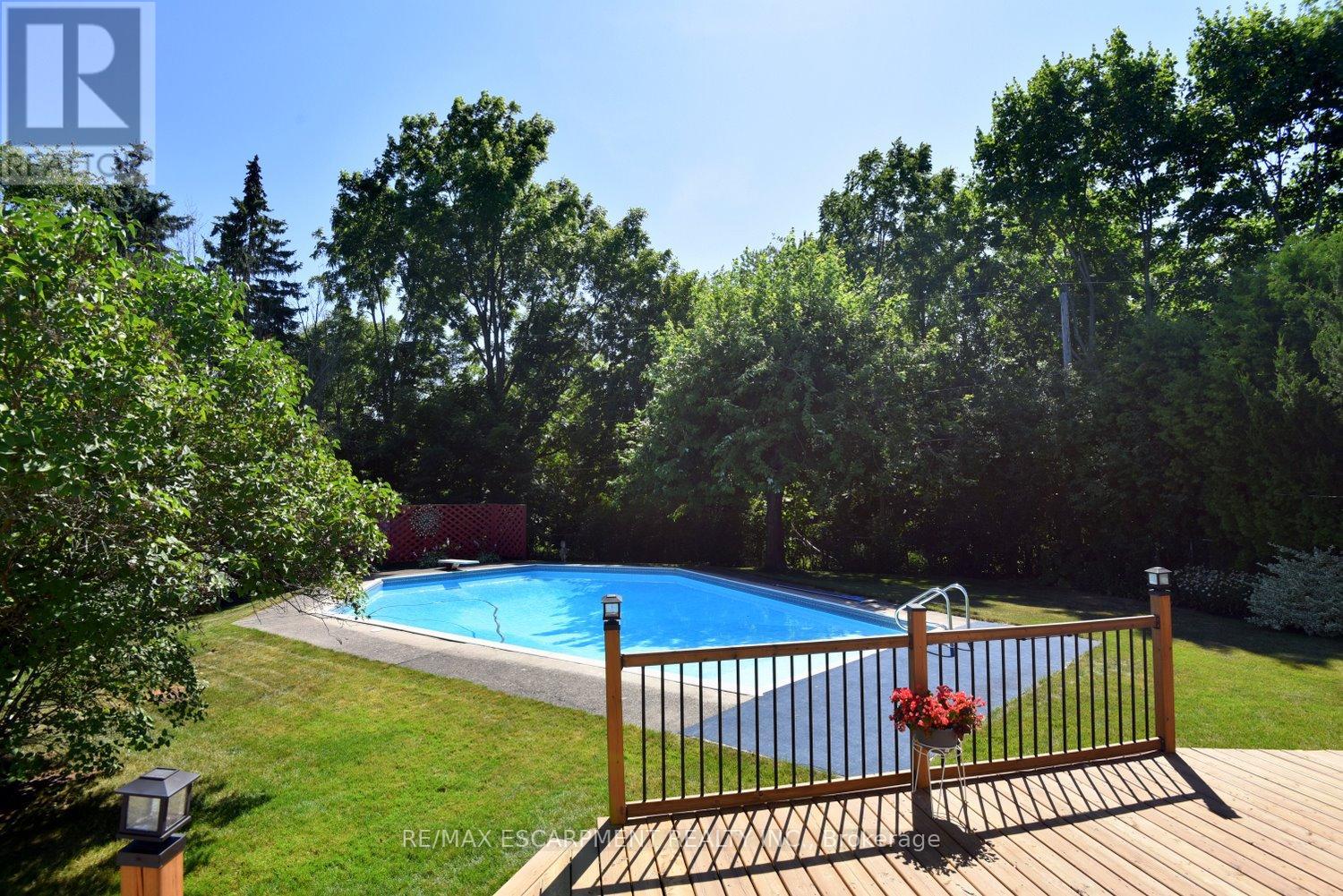Photo 39 of 552 Hull Court, Burlington ON