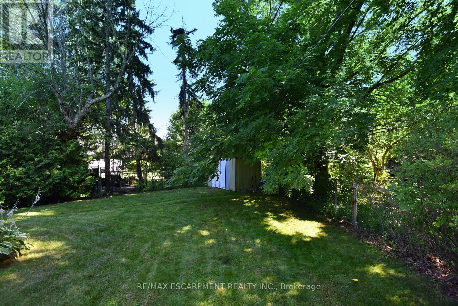 Photo 42 of 552 Hull Court, Burlington ON