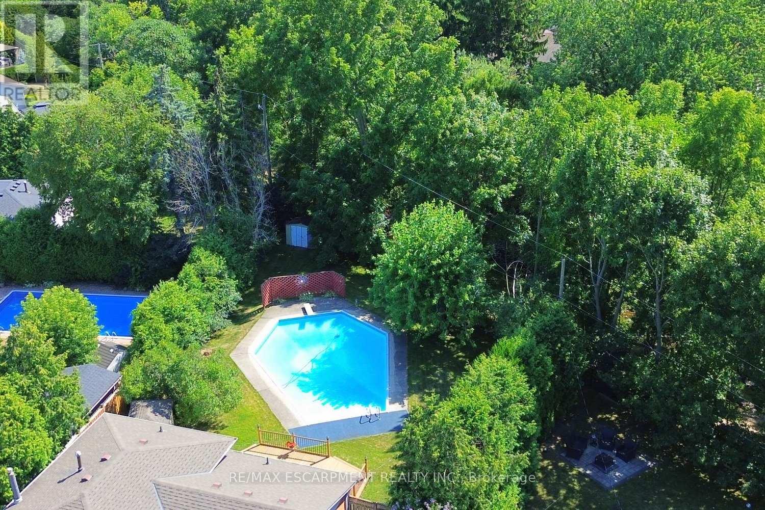 Photo 46 of 552 Hull Court, Burlington ON