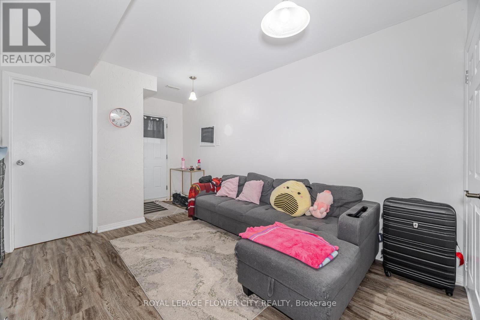 Photo 5 of 376 Hansen Road N, Brampton ON