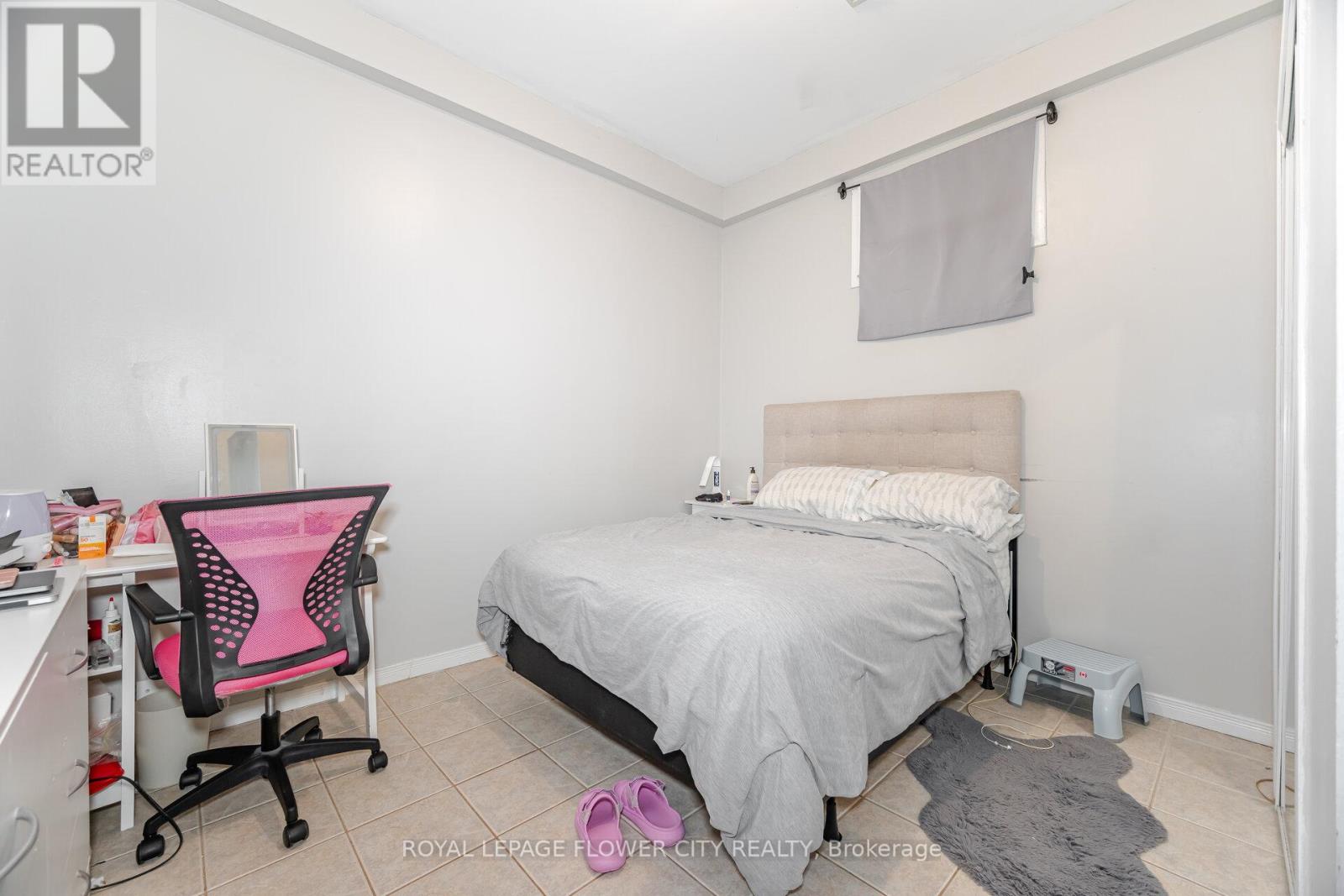 Photo 37 of 376 Hansen Road N, Brampton ON