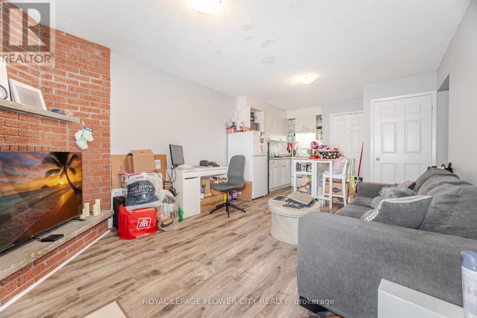 Photo 48 of 376 Hansen Road N, Brampton ON