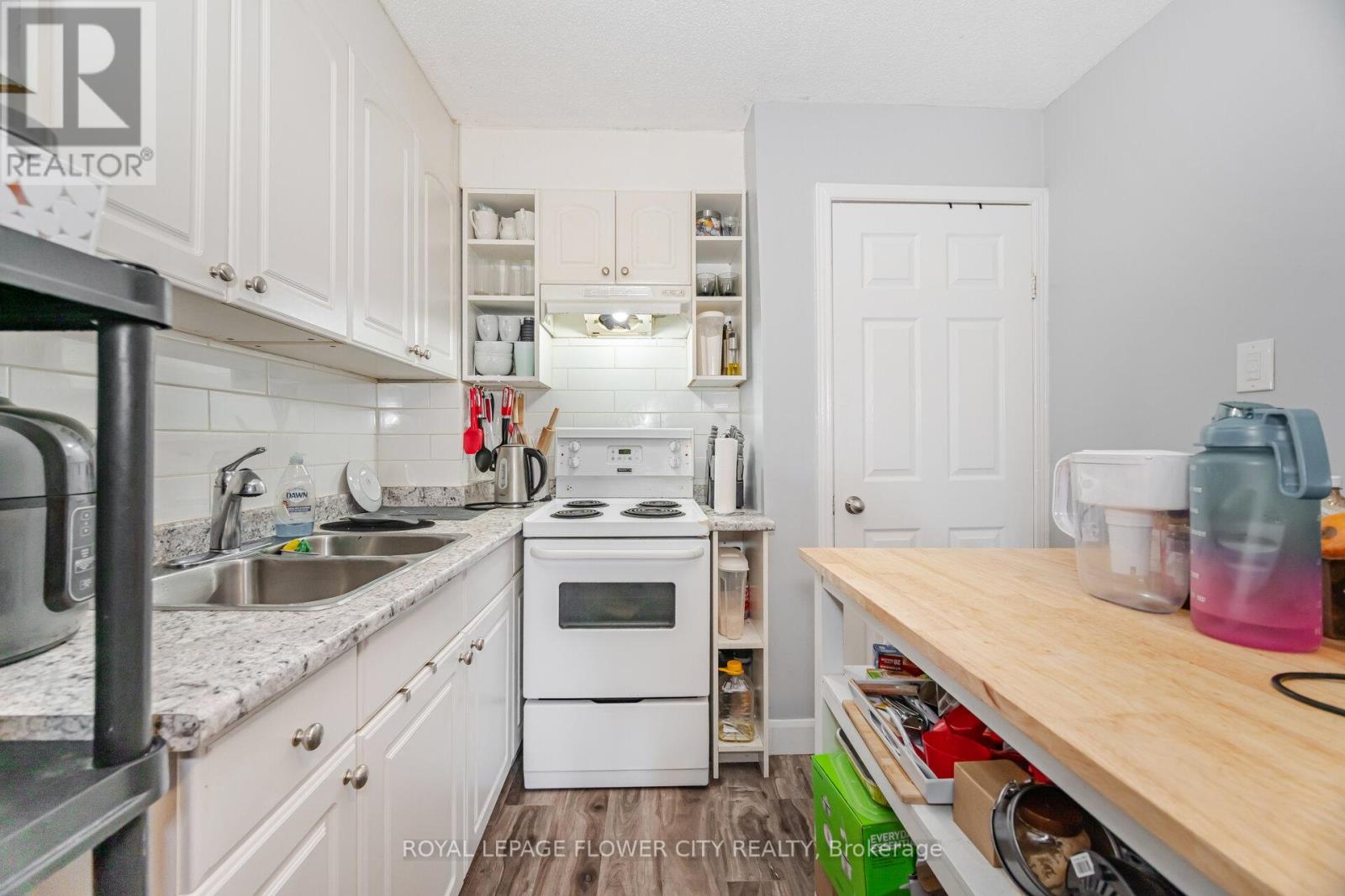 Photo 49 of 376 Hansen Road N, Brampton ON
